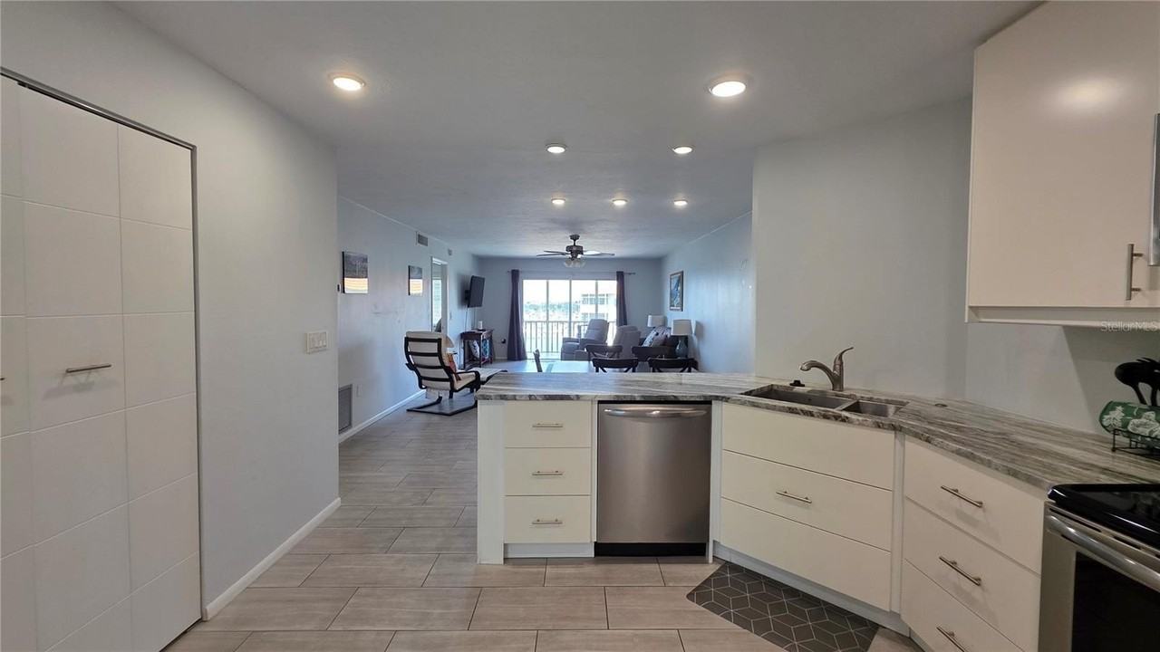 1650 1st Ave W #507B - Photo 7 of 32