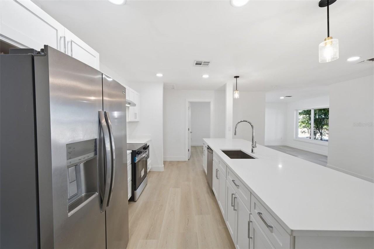 2317 Grove St - Photo 5 of 19