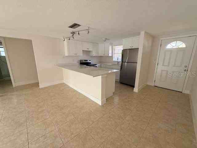 600 Russell St - Photo 3 of 13
