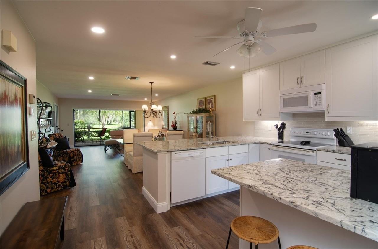 5635 Golf Pointe Dr #101 - Photo 3 of 30