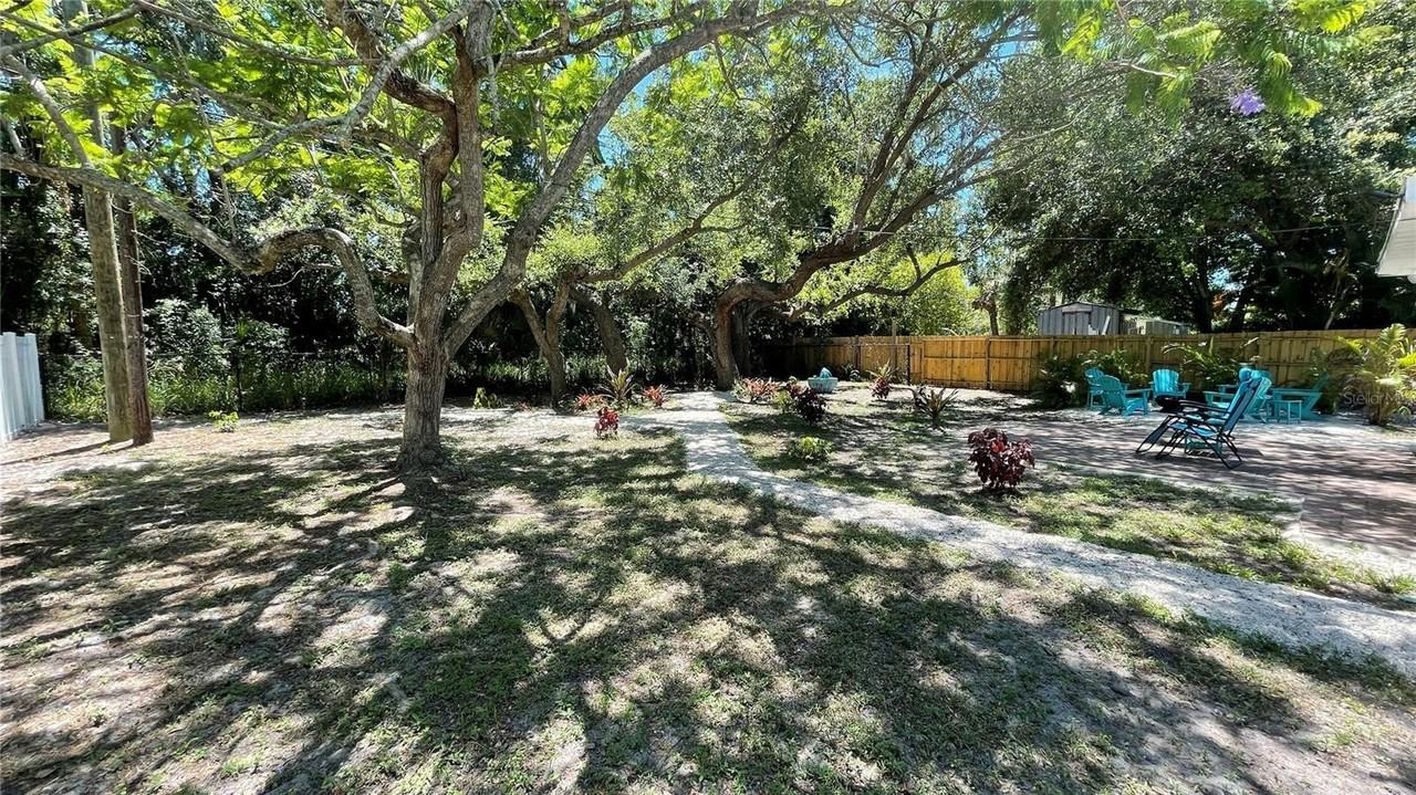 2504 S Milmar Dr - Photo 2 of 35