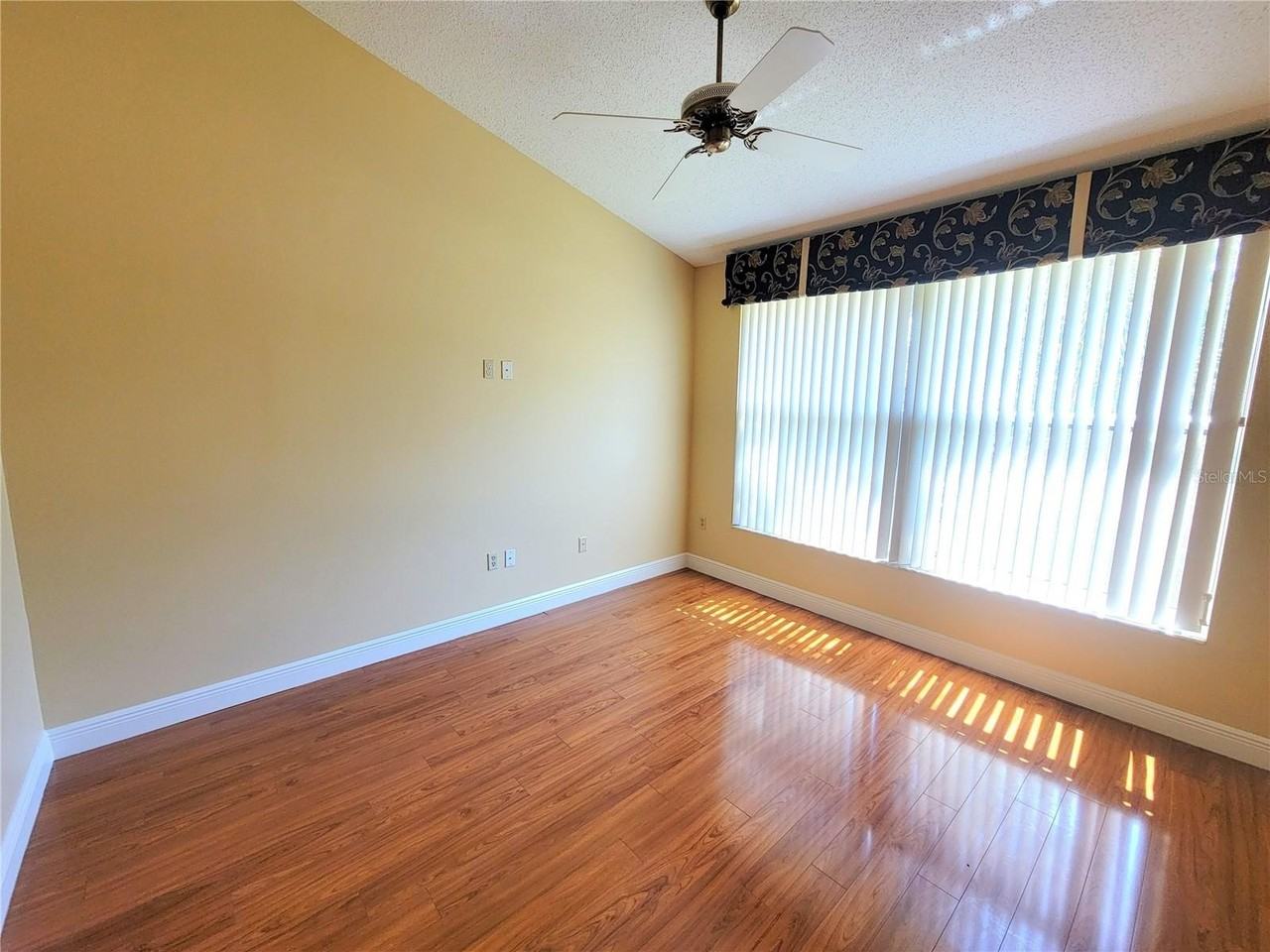 4220 Pinebrook Cir #14 - Photo 5 of 21