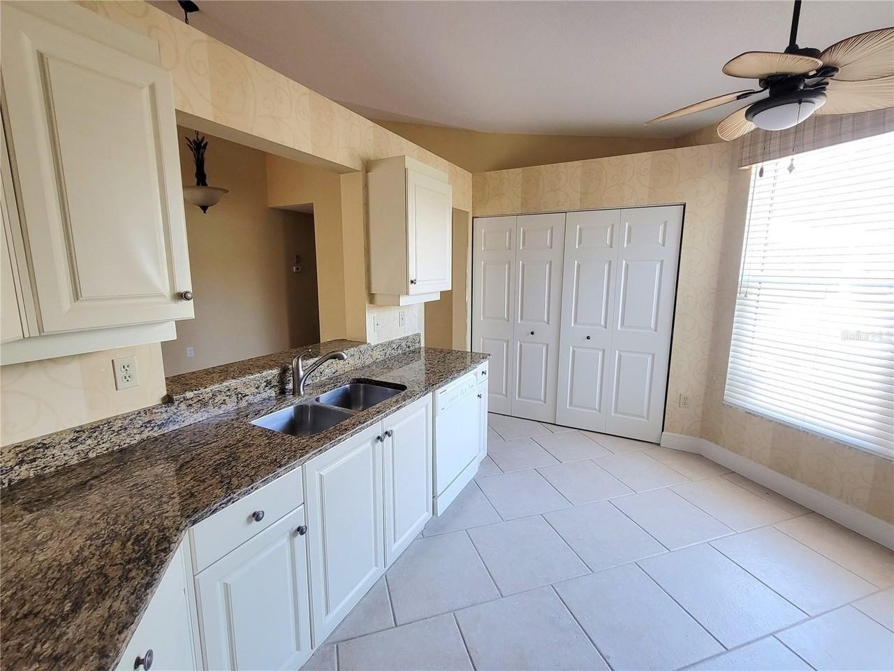 4220 Pinebrook Cir #14 - Photo 6 of 21