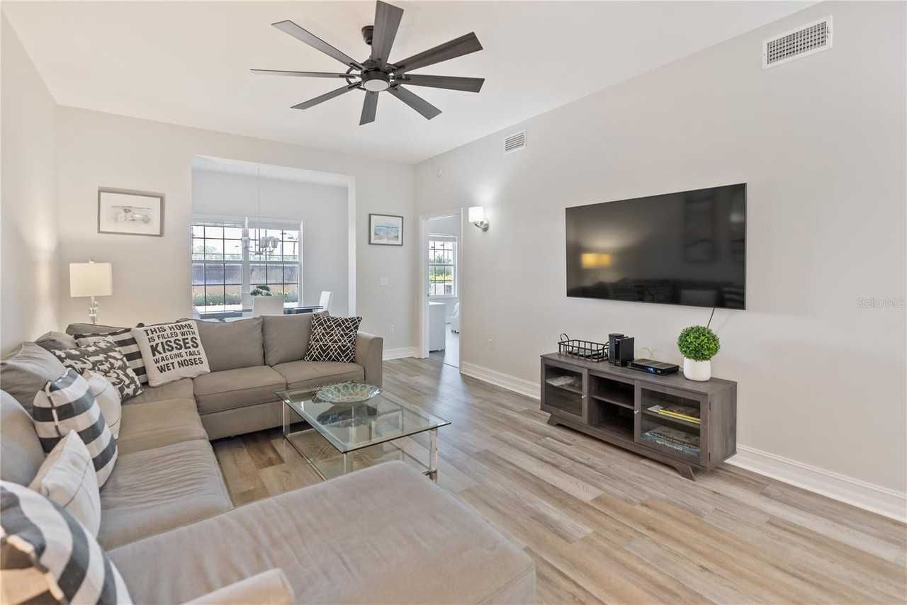 3702 54th Dr W #102 - Photo 5 of 36