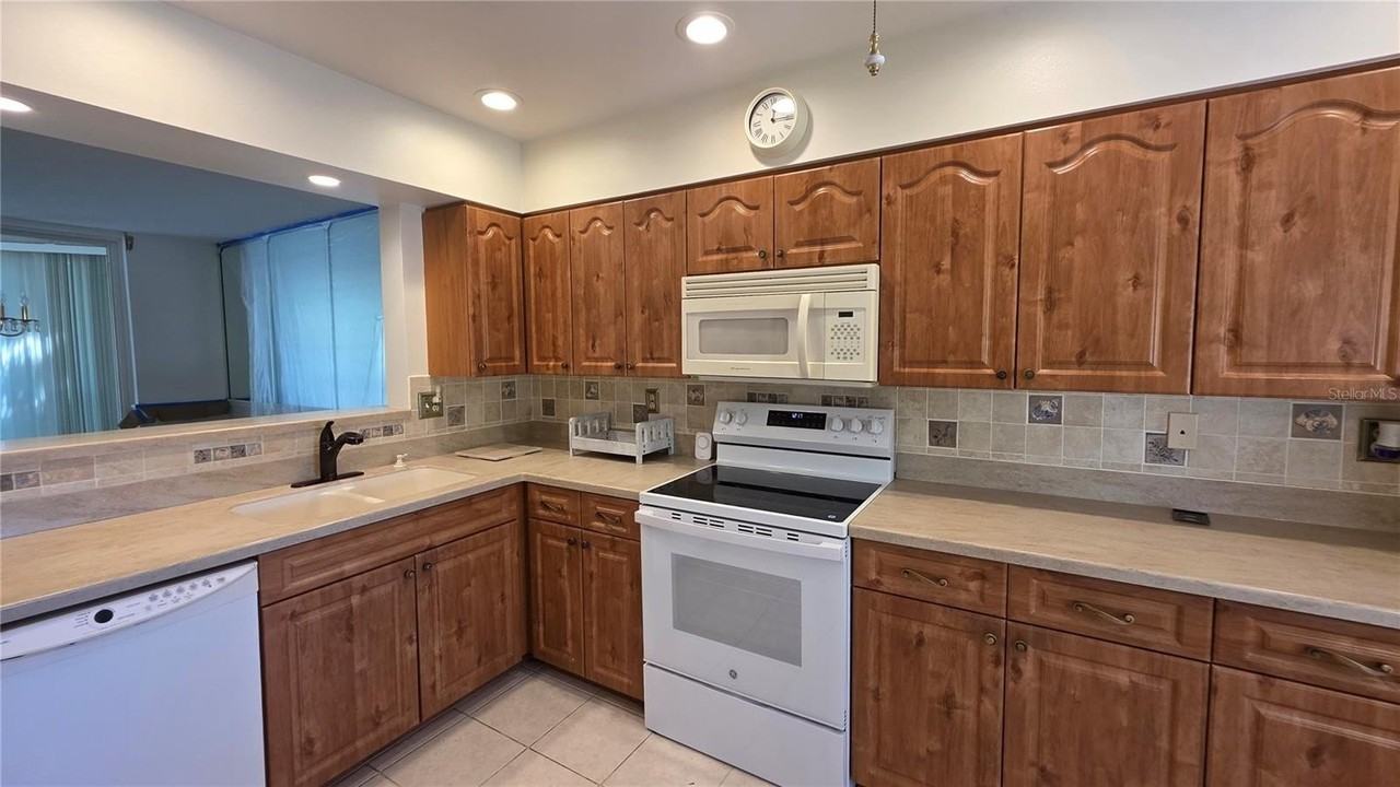 6101 34th St W #27C - Photo 4 of 23