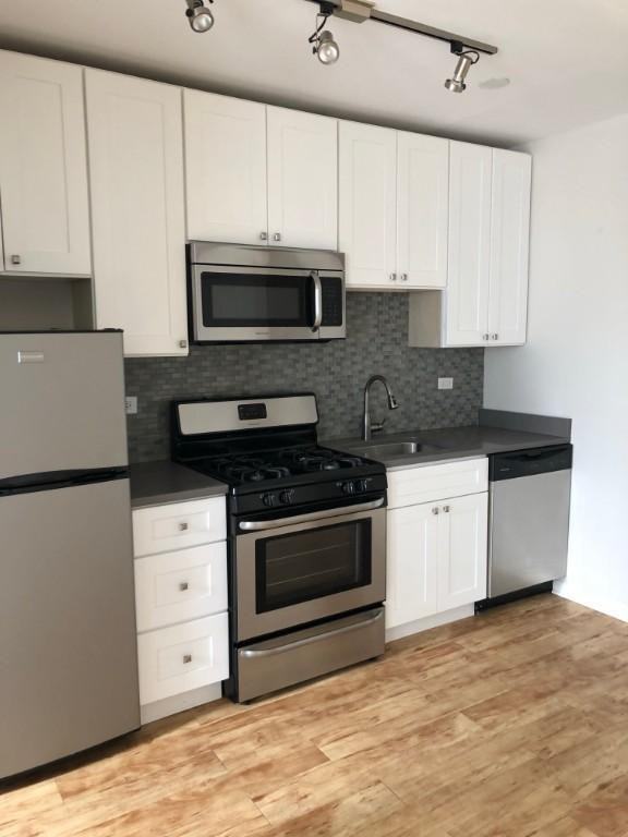 2834 W Palmer St #GDN2 - Photo 3 of 7