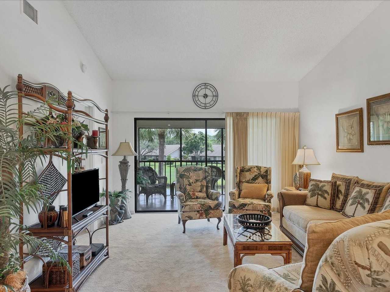 4440 Weybridge #4440 - Photo 7 of 28