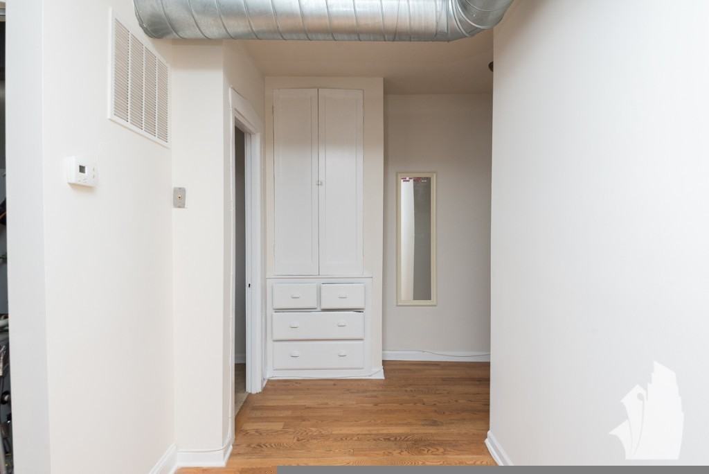 1249 W Henderson St #1253-2 - Photo 4 of 10