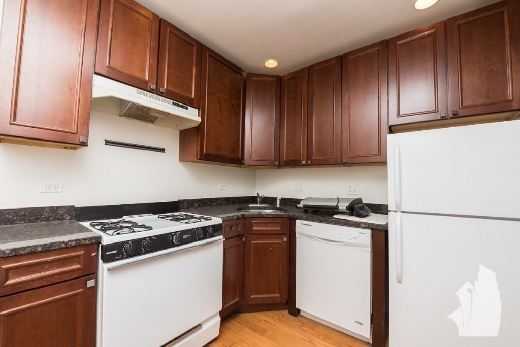 1249 W Henderson St #1253-2 - Photo 6 of 10