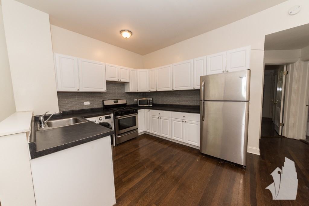 3839 N Greenview Ave #3841-1W - Photo 2 of 10