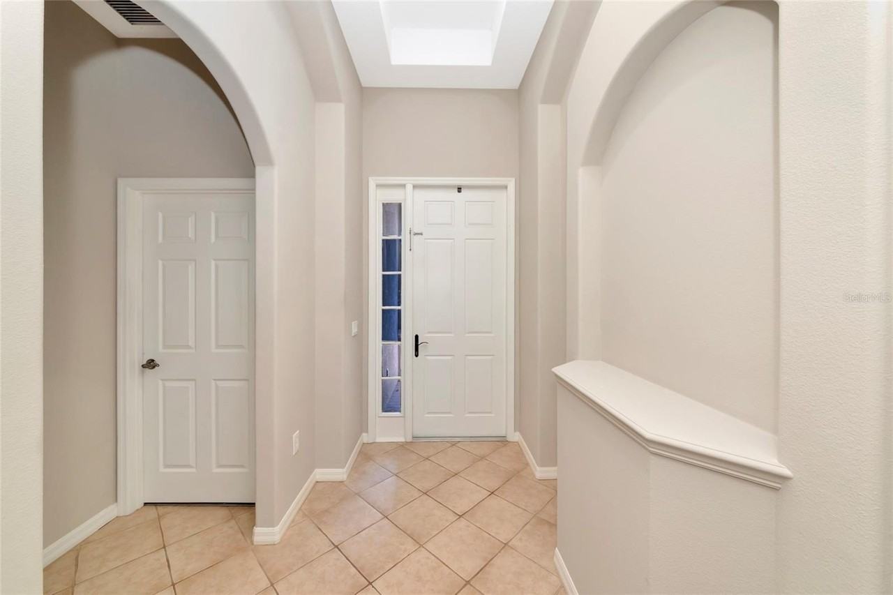 12079 Aster Ave - Photo 4 of 43