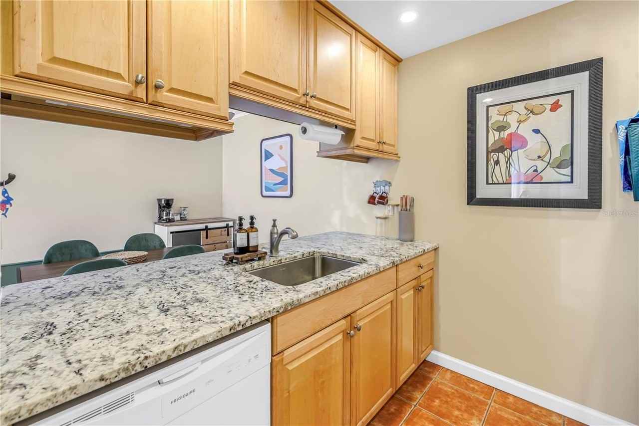 3269 Beneva Rd #102 - Photo 7 of 41