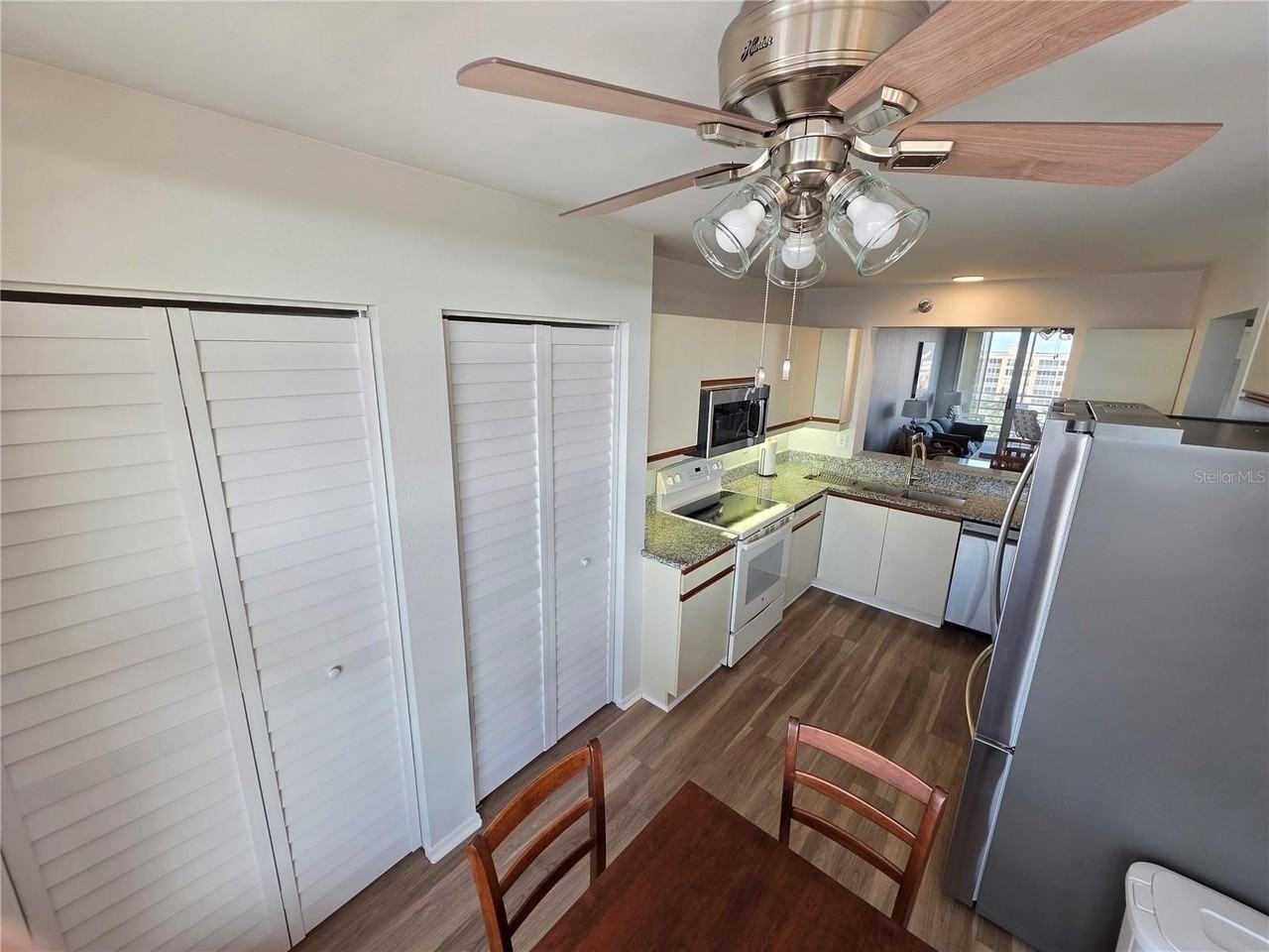 4460 Fairways Blvd #606 - Photo 5 of 41