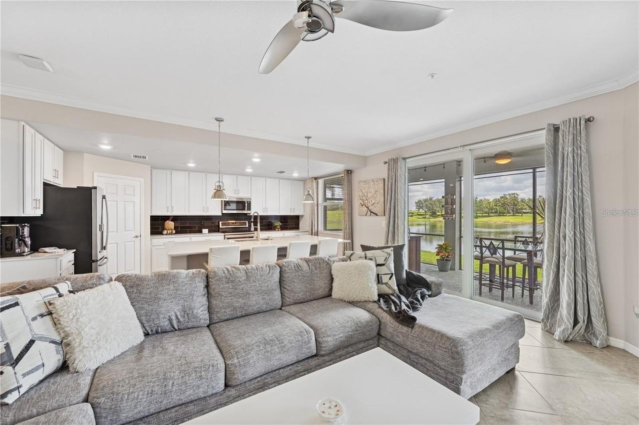917 Tidewater Shores Loop - Photo 4 of 50