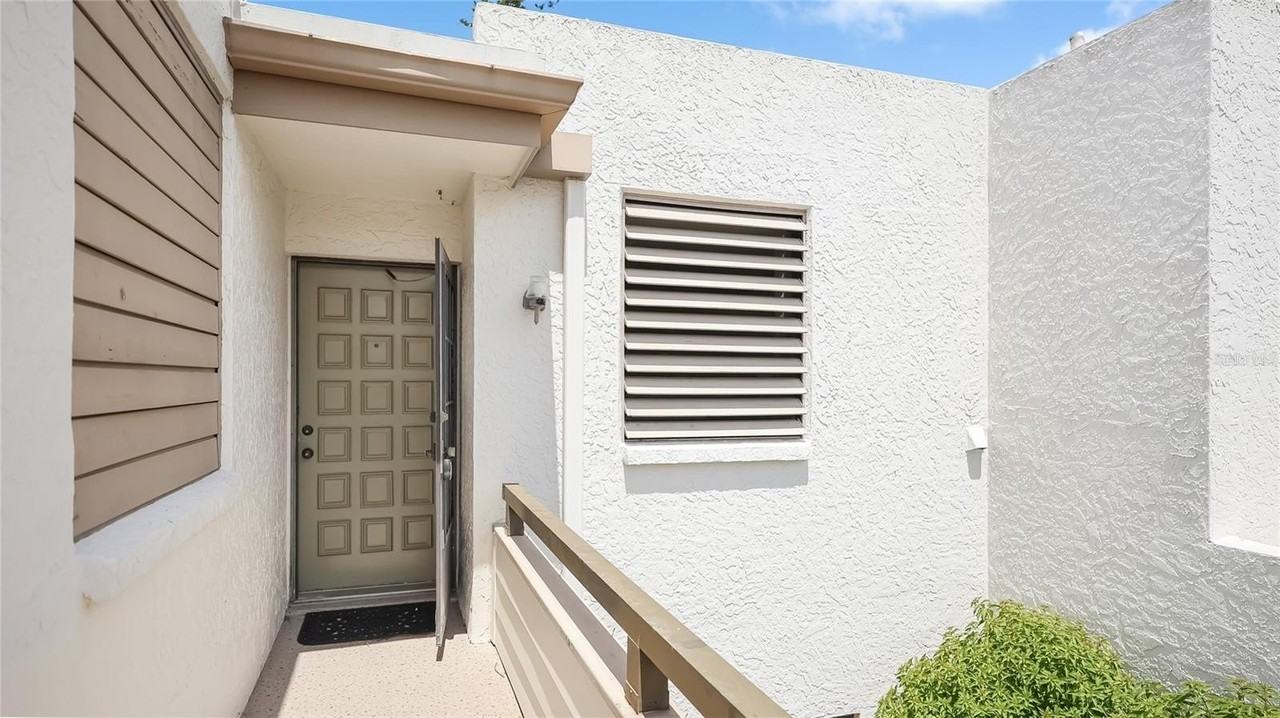 303 Springdale Dr #303 - Photo 2 of 23