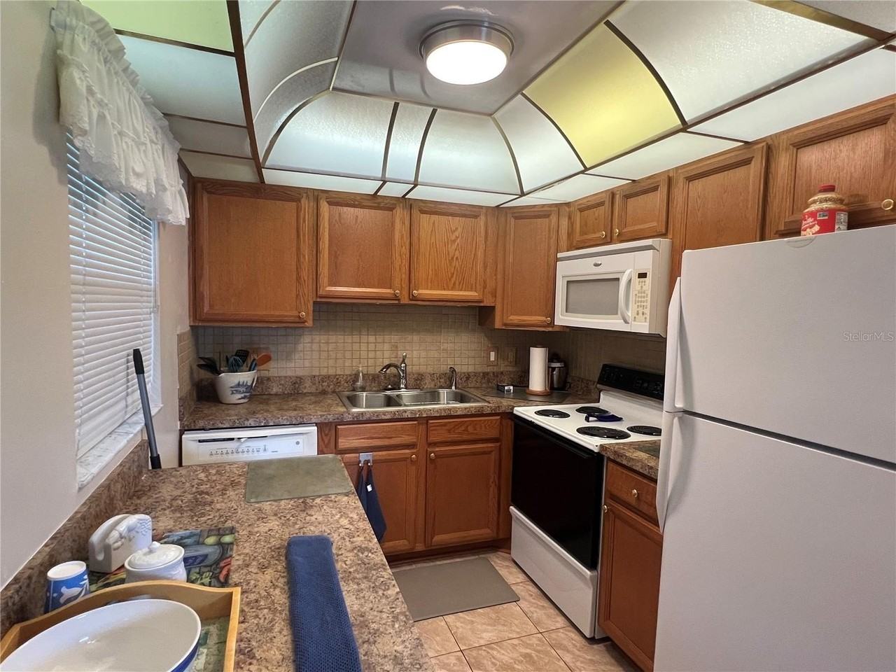 1811 Bedford Ln #164 - Photo 6 of 44