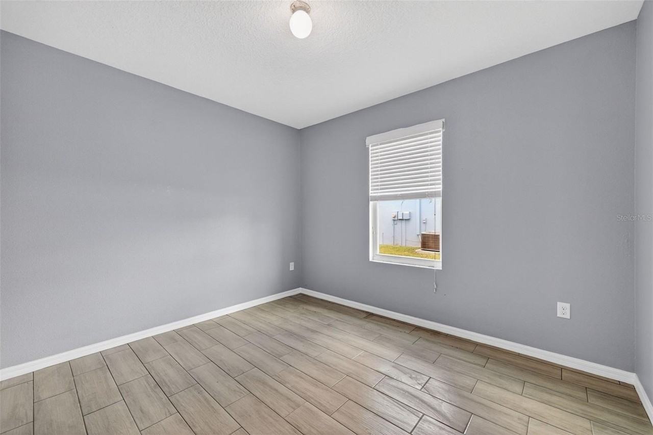 4042 Wayfarer Way - Photo 5 of 50