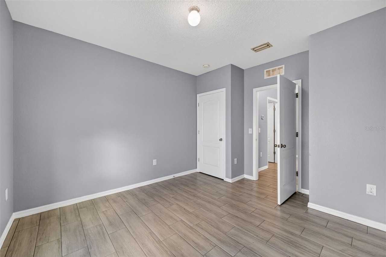 4042 Wayfarer Way - Photo 6 of 50