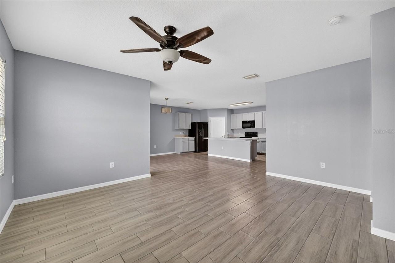 4042 Wayfarer Way - Photo 7 of 50