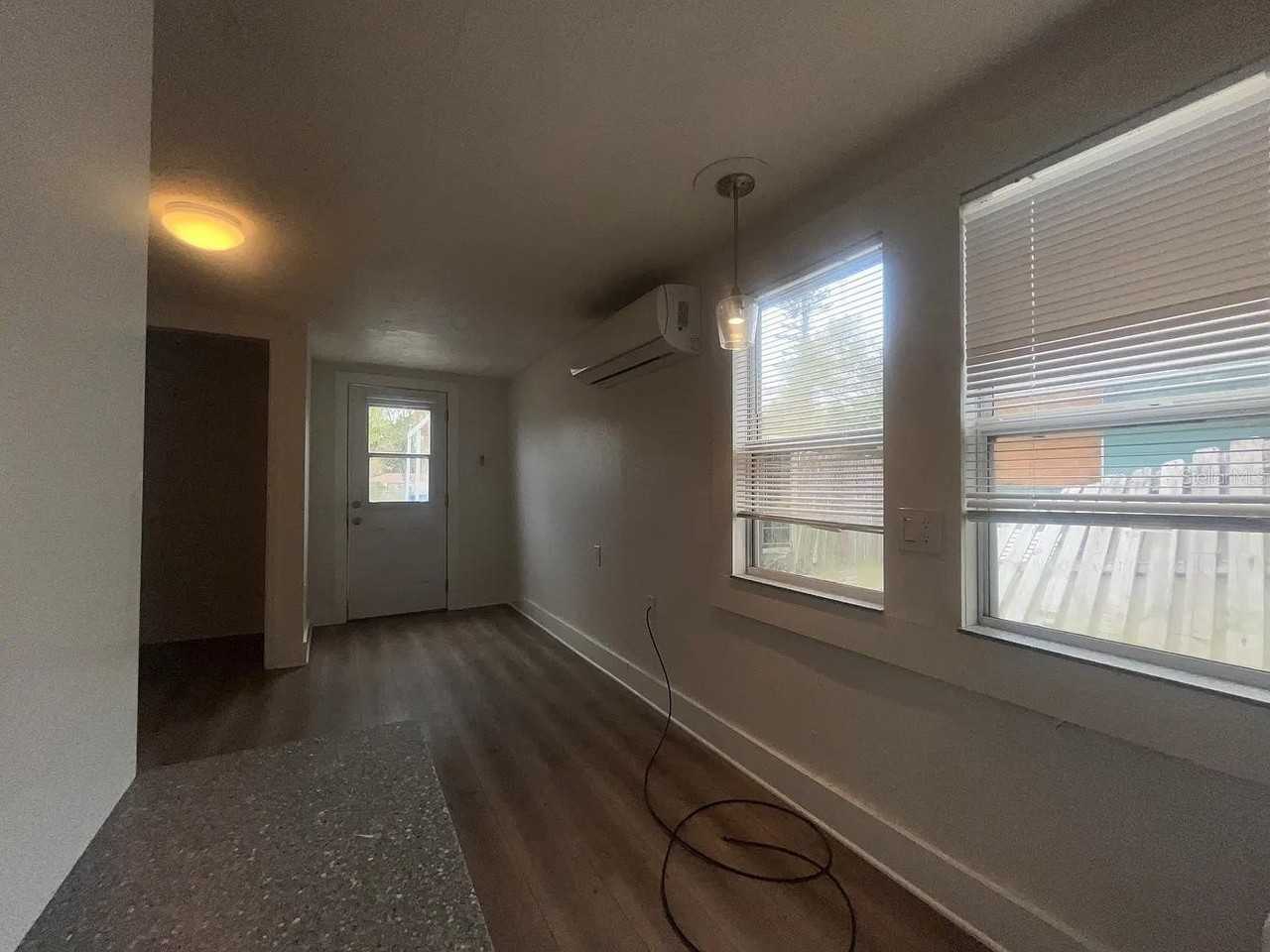 1713 29th St W - Photo 3 of 8