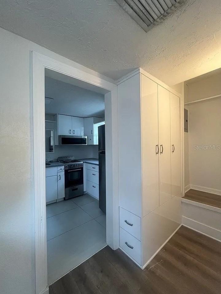 1713 29th St W - Photo 6 of 8