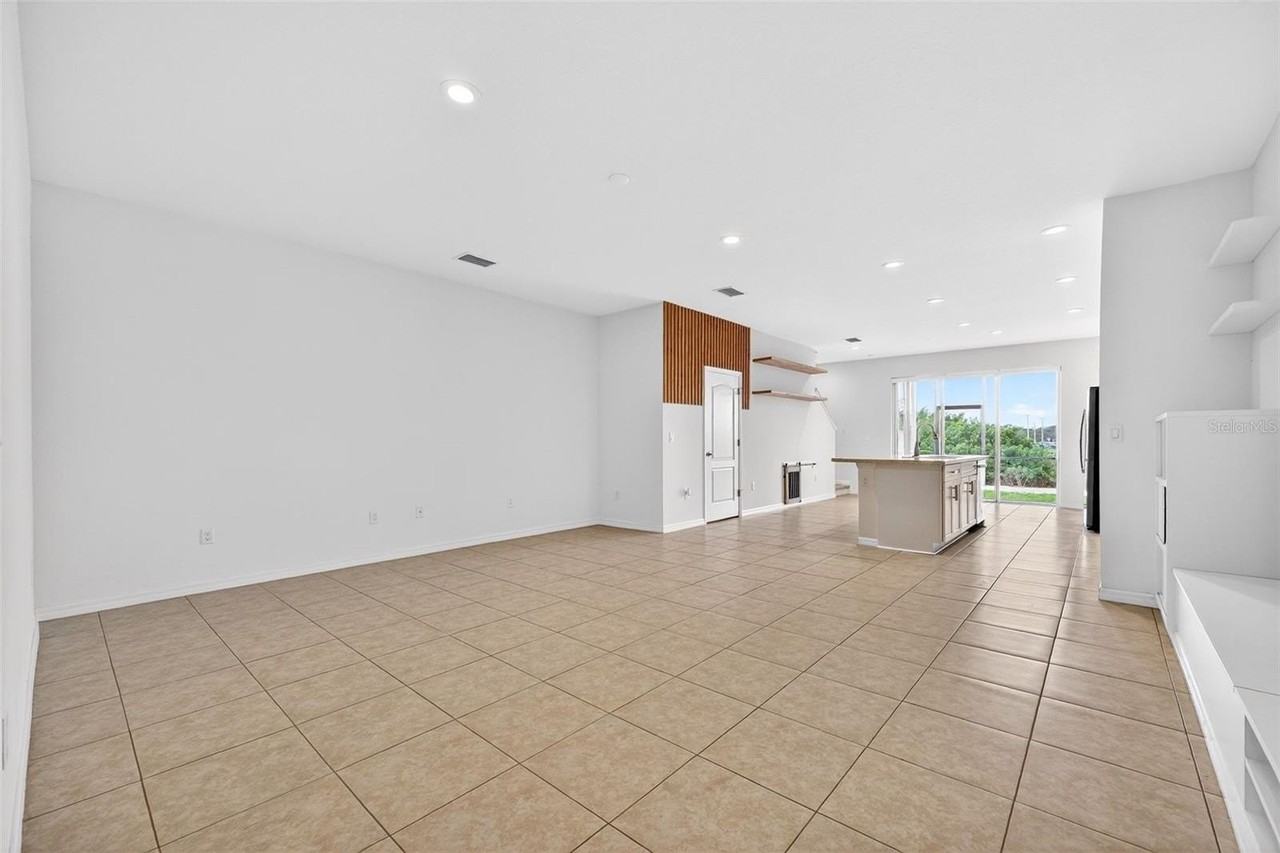 8667 Canyon Creek Trl - Photo 4 of 41
