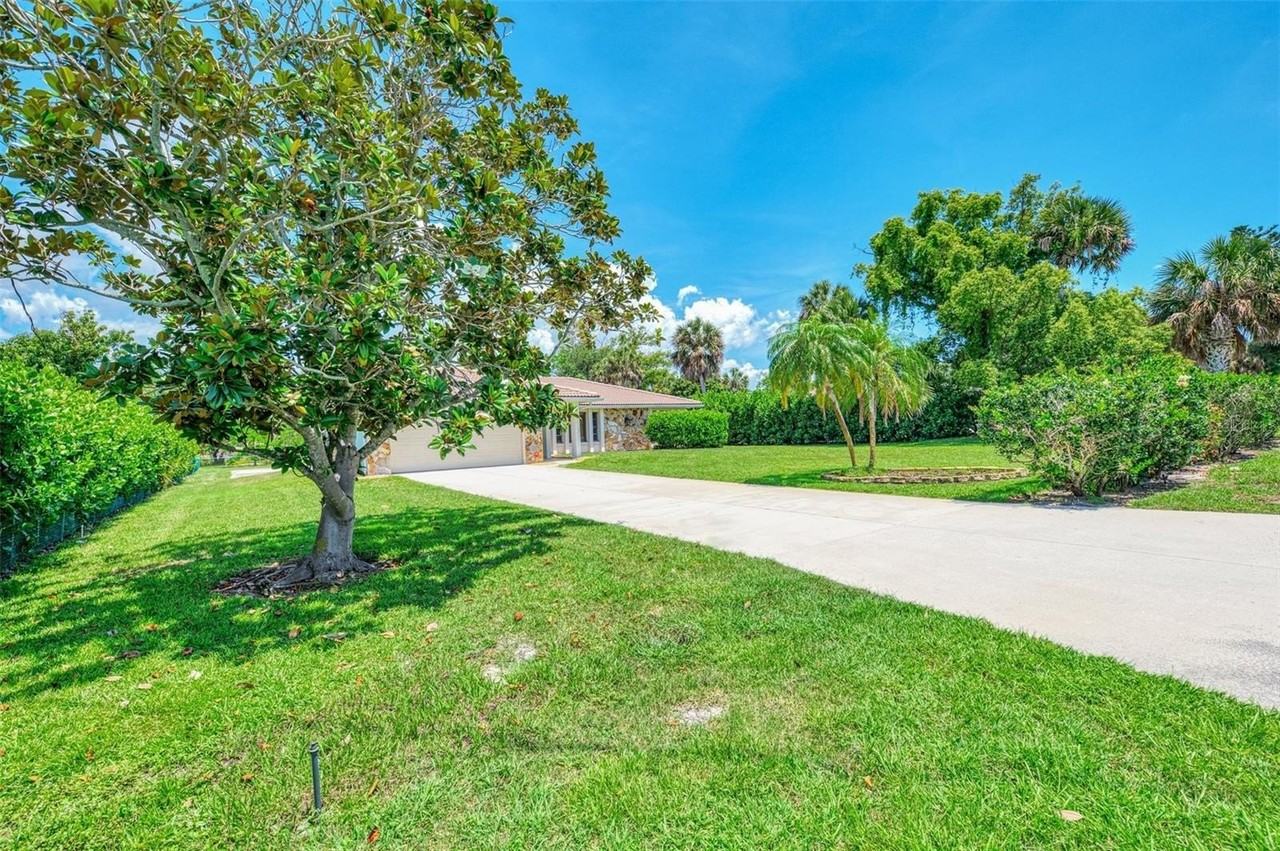 2340 Palmetto St - Photo 4 of 44