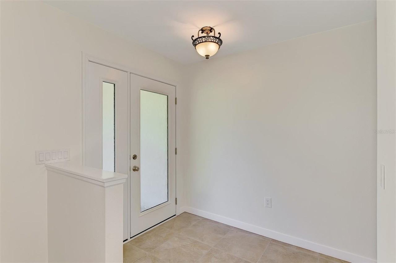2340 Palmetto St - Photo 7 of 44