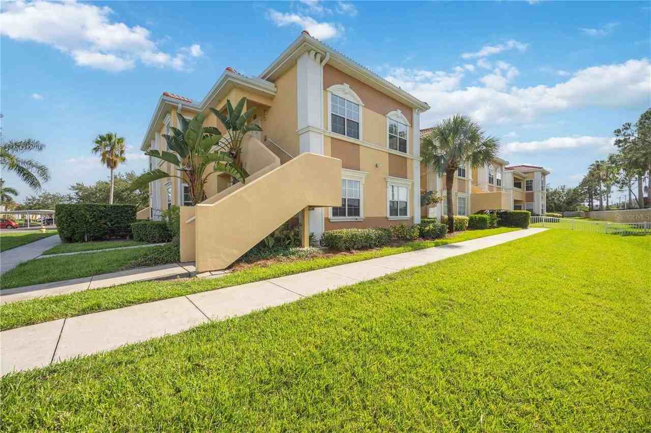 1195 Villagio Cir #208