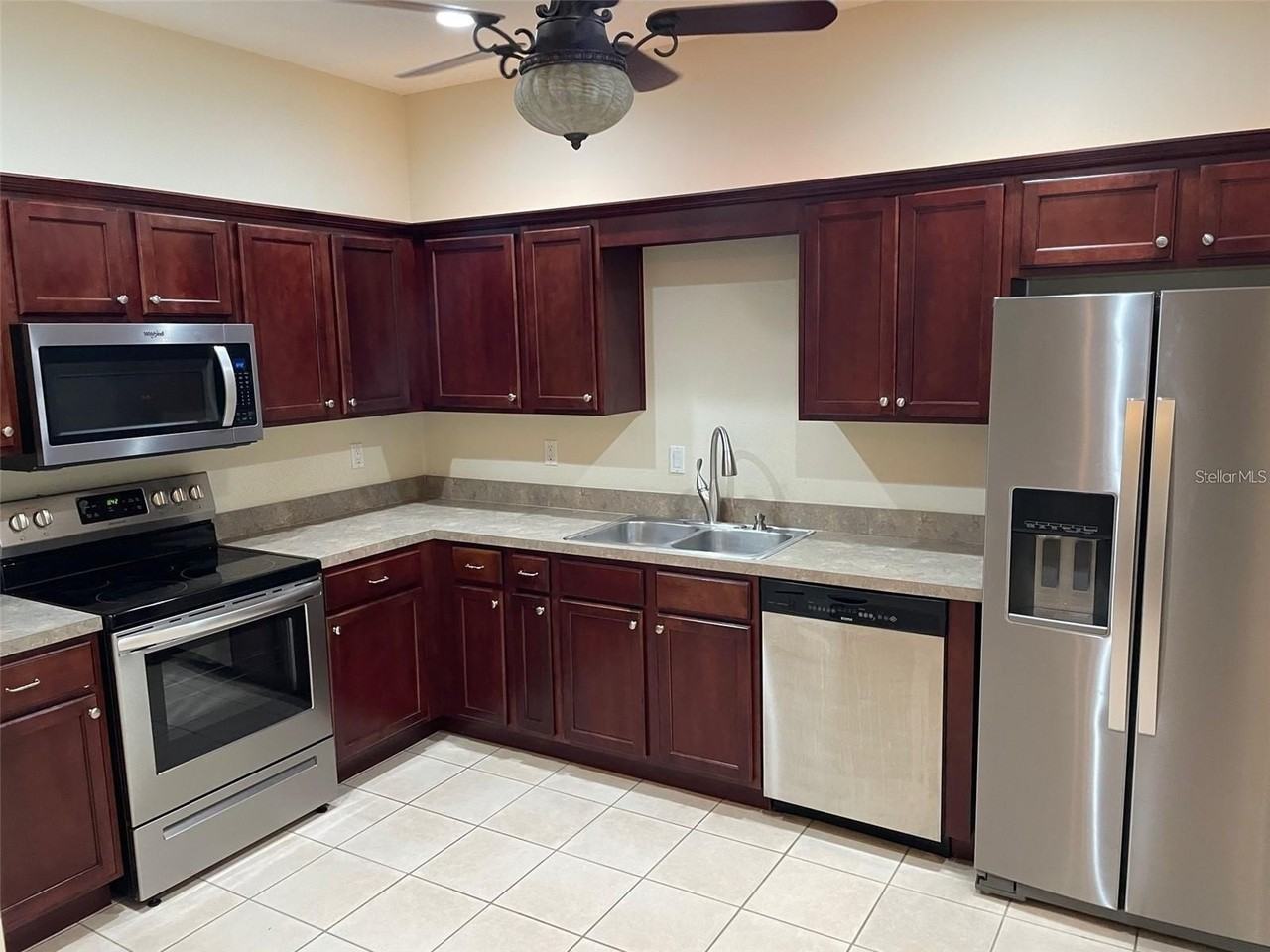 9035 Vista Verde Dr - Photo 3 of 17