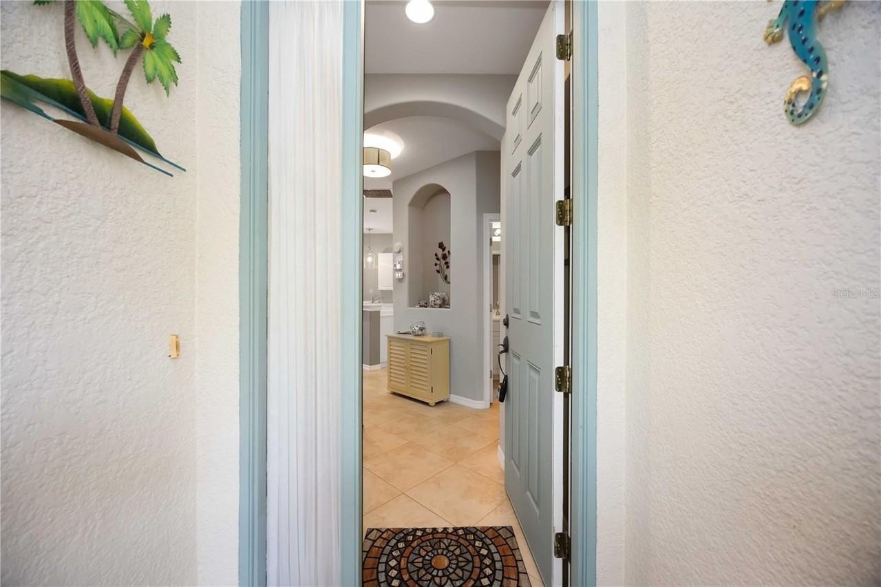 242 Mestre Pl - Photo 4 of 47