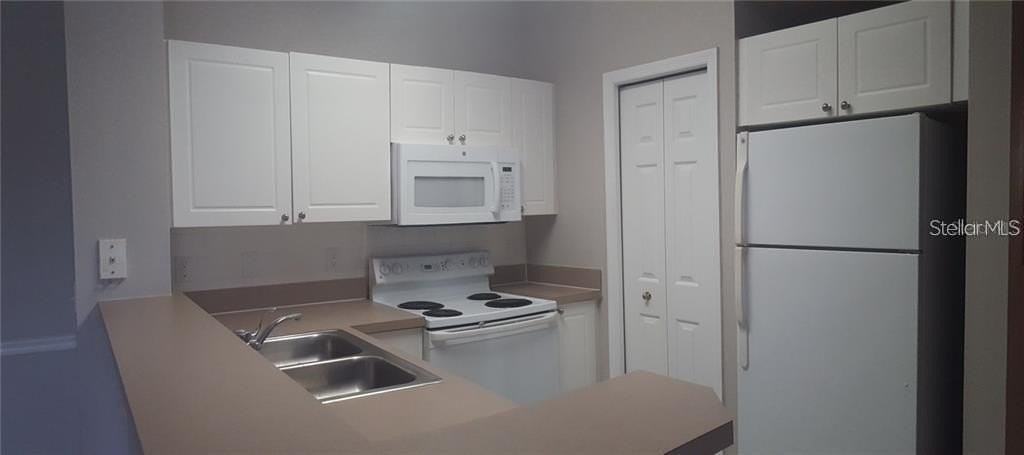 5152 Northridge Rd #204 - Photo 3 of 20