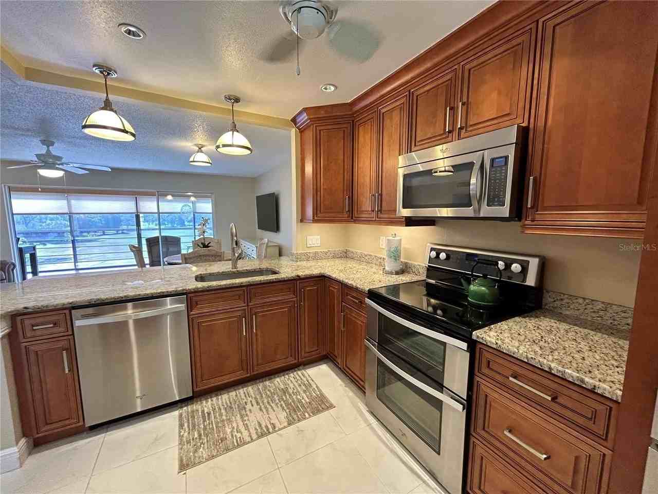 4040 Ironwood Cir #404F - Photo 2 of 20