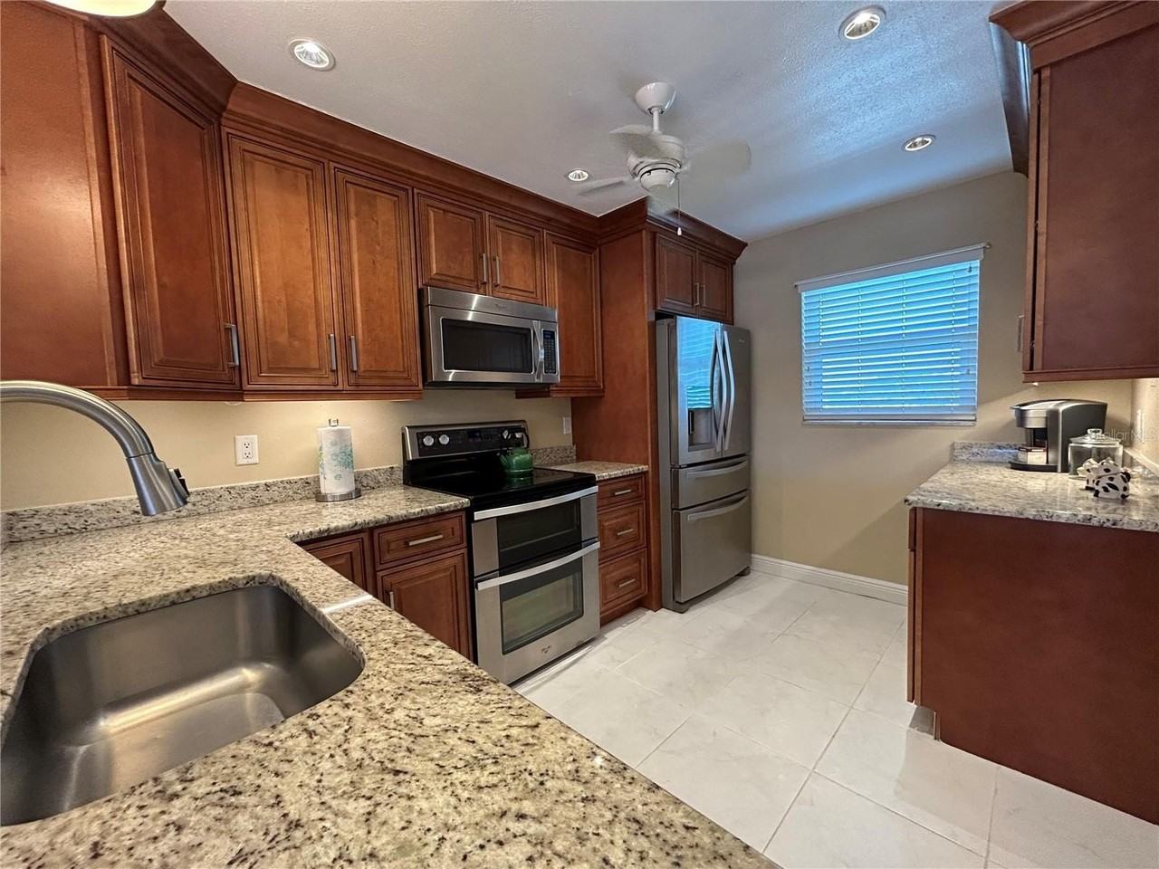 4040 Ironwood Cir #404F - Photo 4 of 20