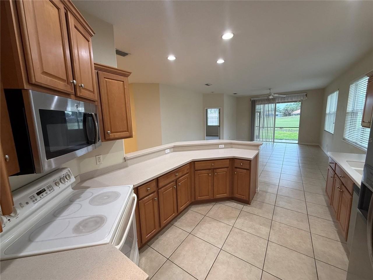 342 Fairway Isles Ln - Photo 3 of 17