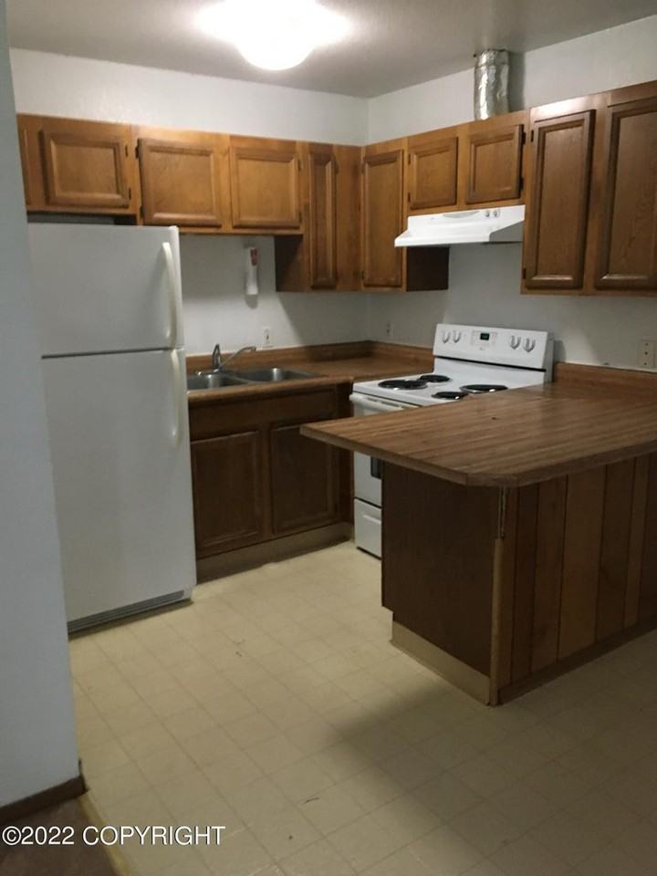 860 S Check St #1 - Photo 2 of 4