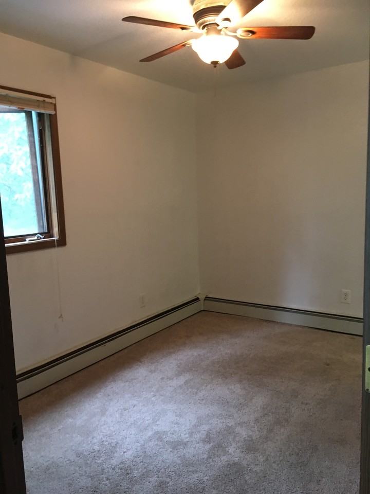 860 S Check St #1 - Photo 3 of 4