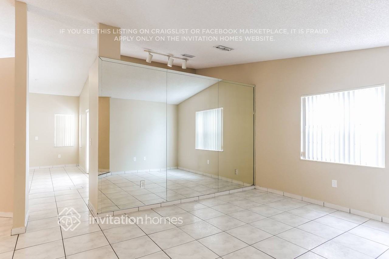 4705 Sw 143rd Ave - Photo 5 of 20