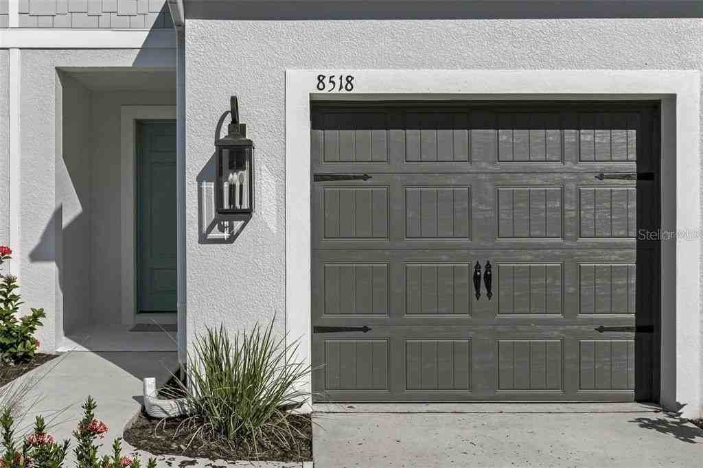 8518 Canyon Creek Trl - Photo 2 of 33