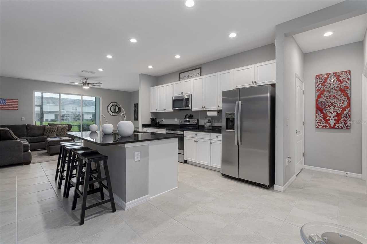 8518 Canyon Creek Trl - Photo 5 of 33