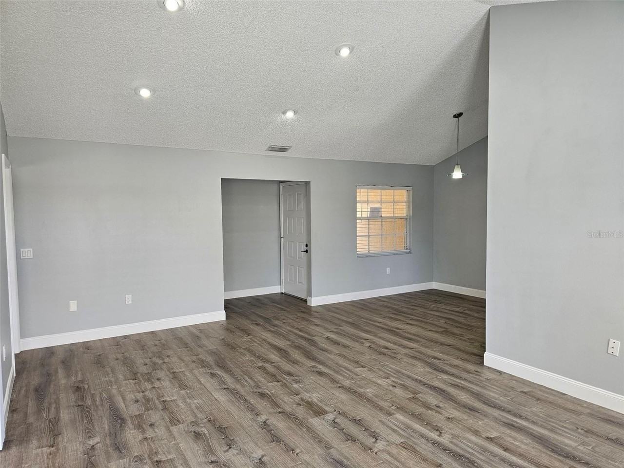 3625 57th Avenue Dr W - Photo 5 of 40