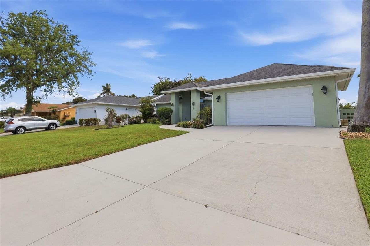 5207 86th Street Ct W - Photo 3 of 36