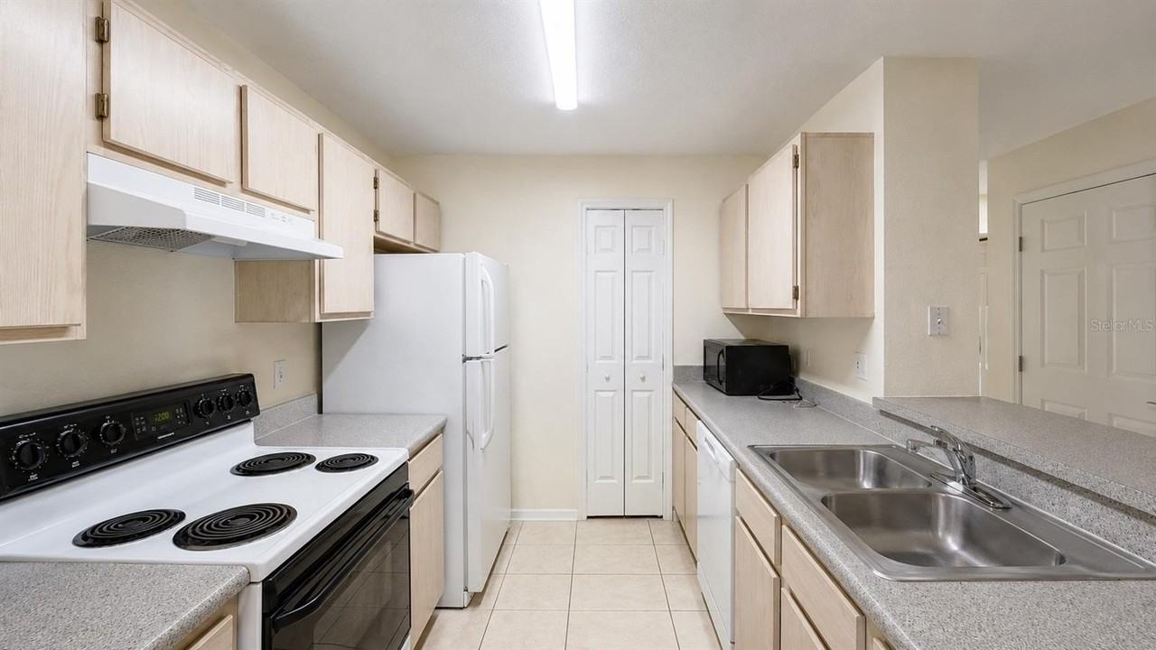7428 Vista Way #104 - Photo 6 of 17