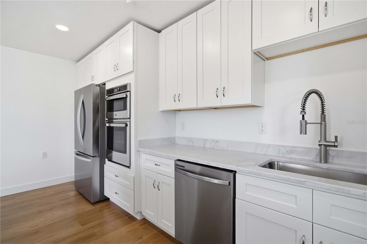 765 John Ringling Blvd #1CLARI - Photo 4 of 50