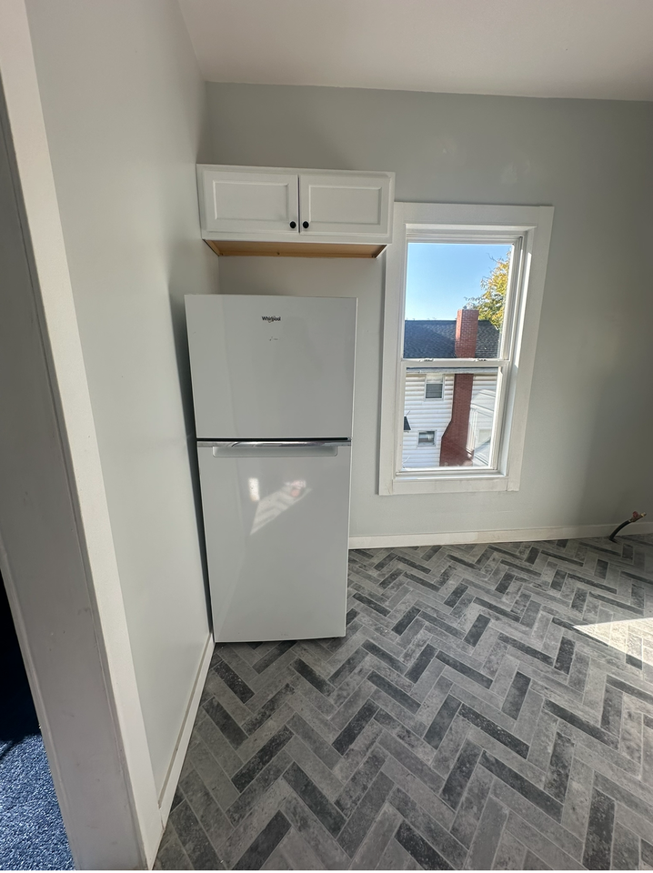 831 N Chestnut St #2 - Photo 5 of 13