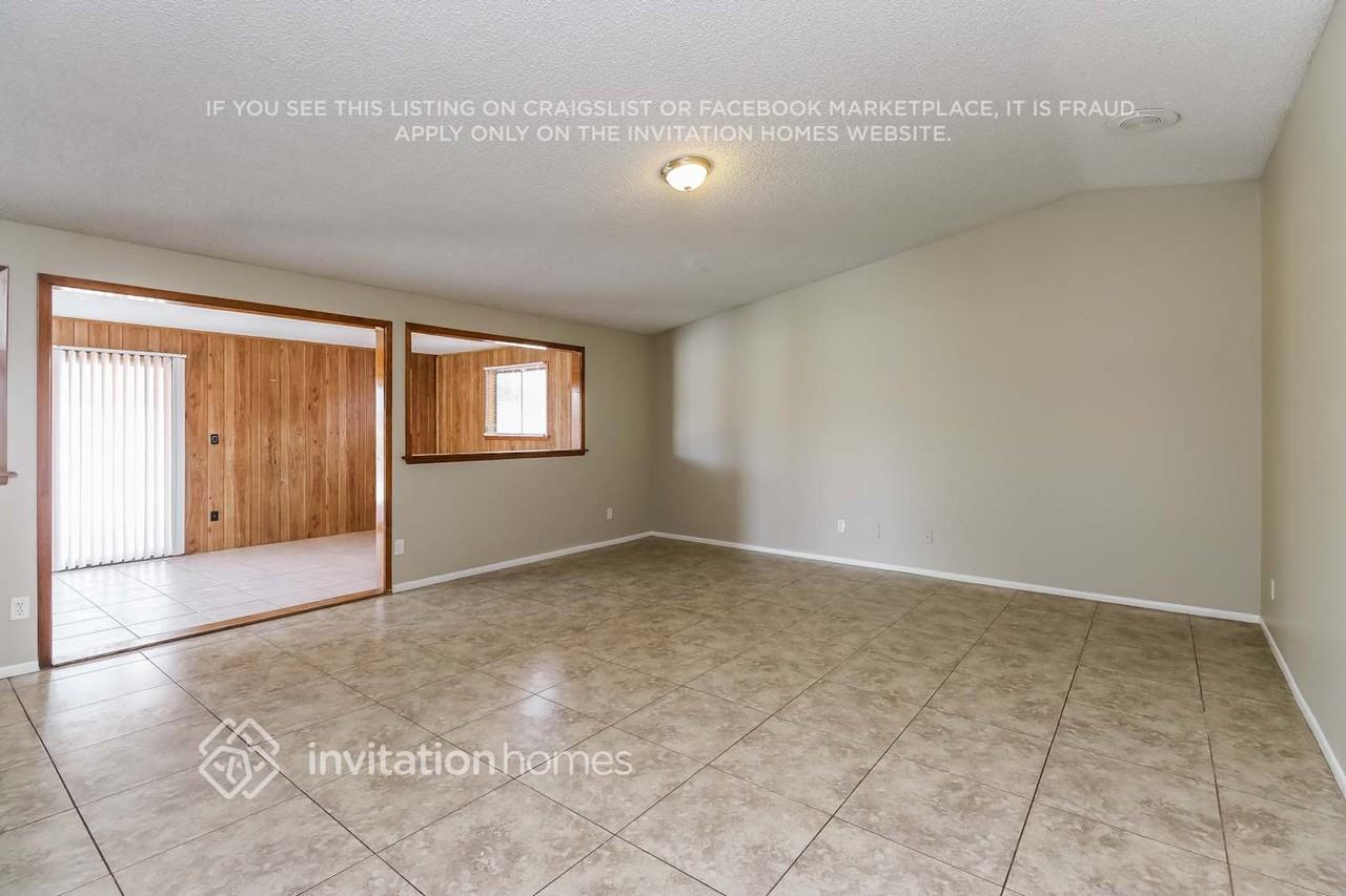 6943 W Hubbell St - Photo 3 of 17