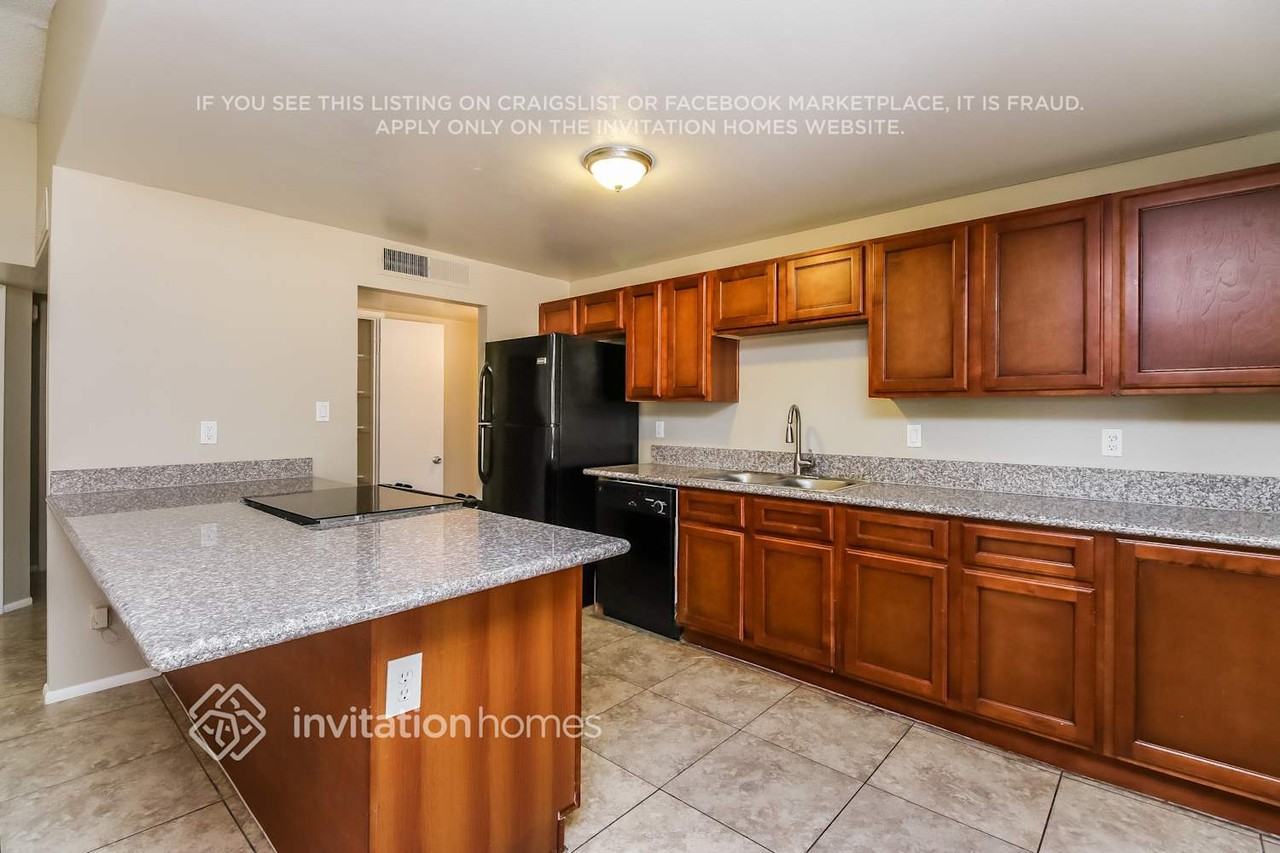 6943 W Hubbell St - Photo 6 of 17