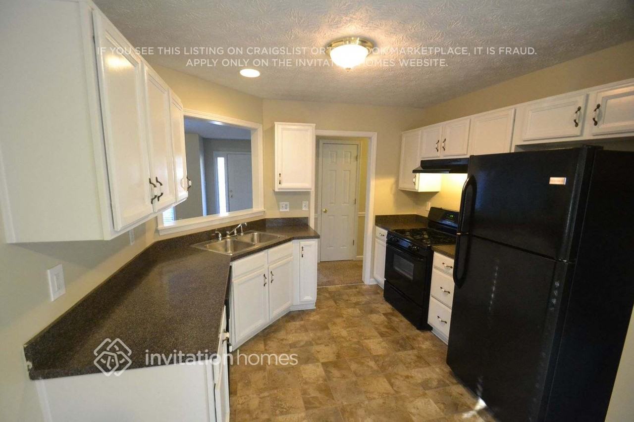 211 Johnstons Way - Photo 4 of 13