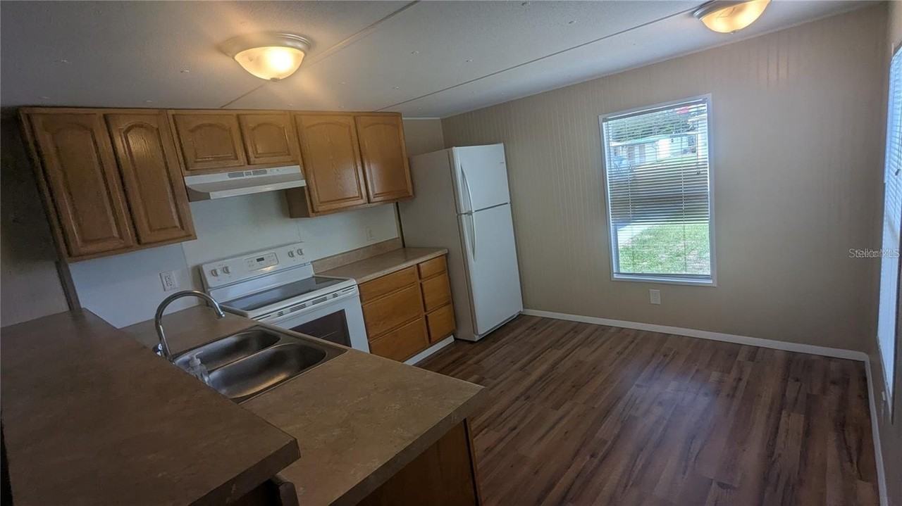 39518 Sterling Dr - Photo 2 of 10
