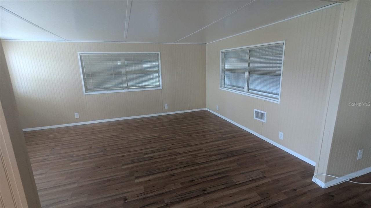 39518 Sterling Dr - Photo 4 of 10